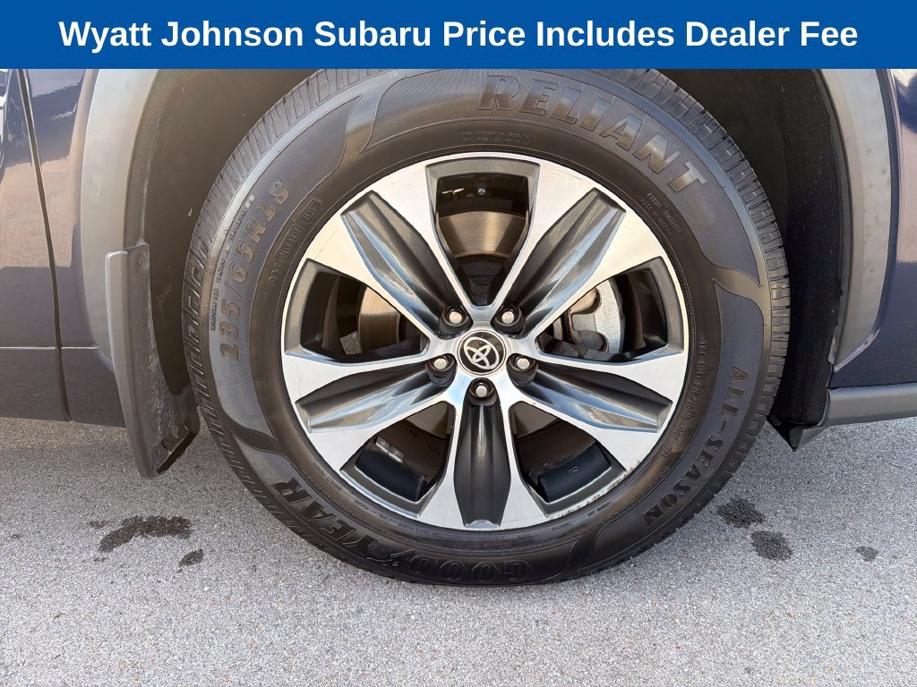 Used 2021 Toyota Highlander XLE AWD/4WD image 13