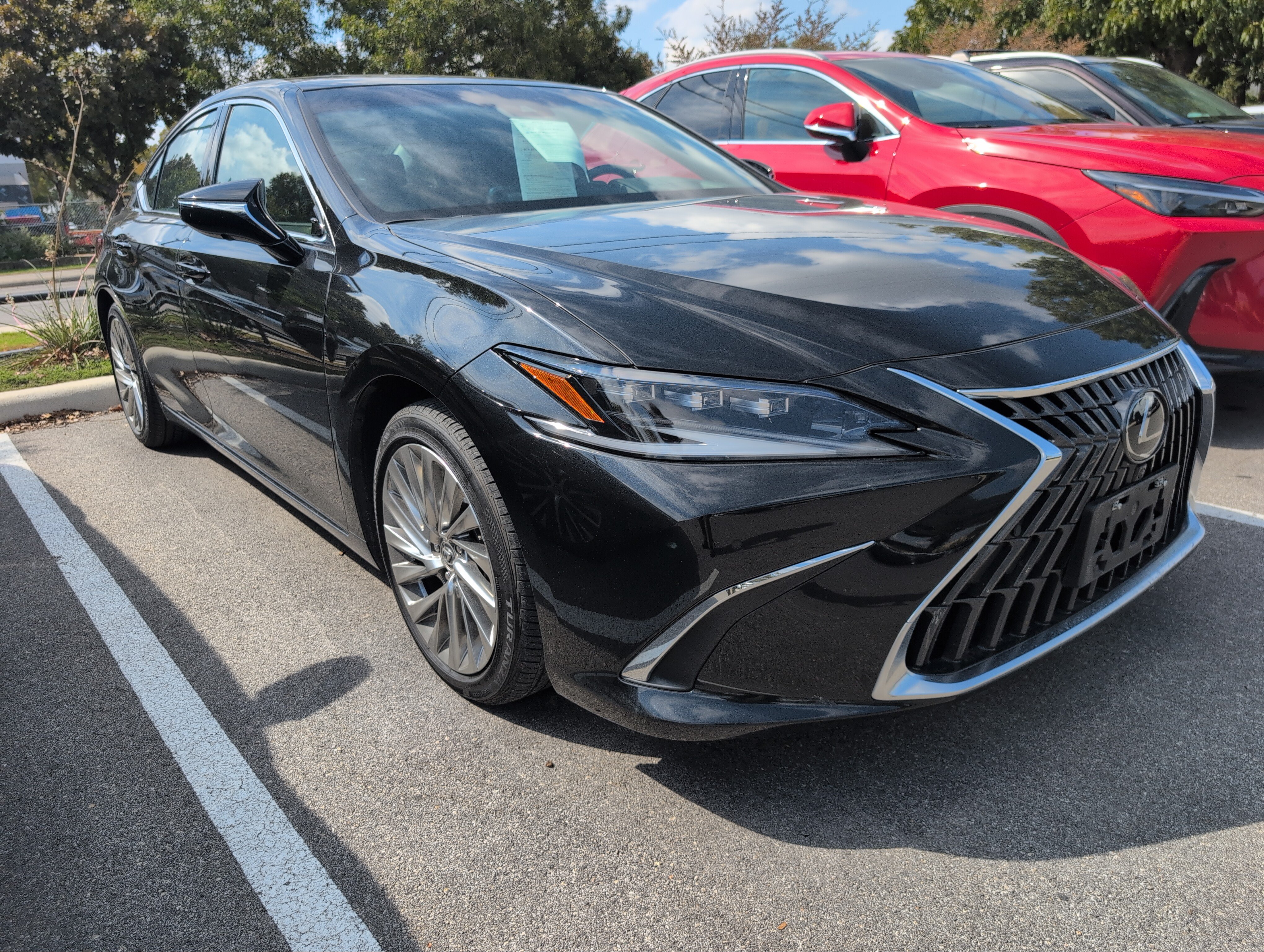 Certified 2022 Lexus ES 350 Ultra Luxury w/ Accessory Package 2 FWD image 2