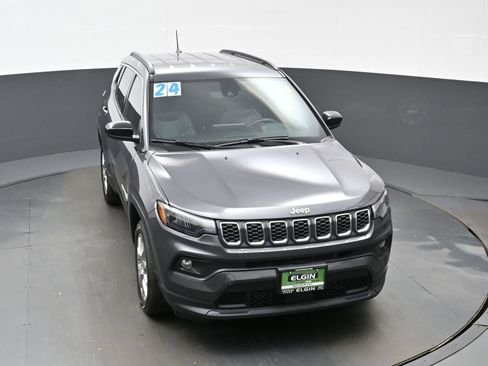 Used 2024 Jeep Compass Latitude AWD/4WD image 41