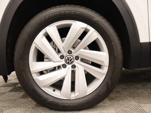 Used 2023 Volkswagen Atlas Cross Sport SE FWD image 6