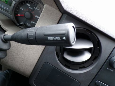 Used 2009 Ford F250 2WD Regular Cab Super Duty image 15