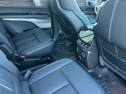 Used 2026 Cadillac Vistiq Sport w/ LPO, Floor Liner Package image 18