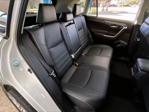 Used 2024 Toyota RAV4 XLE Premium image 20