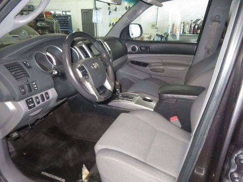 Used 2014 Toyota Tacoma 4x4 Double Cab w/ TRD Sport Package image 17