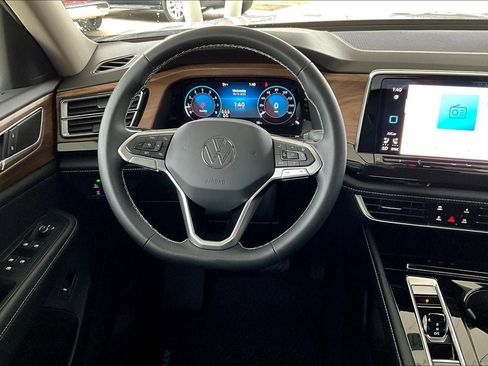 New 2026 Volkswagen Atlas SE image 4