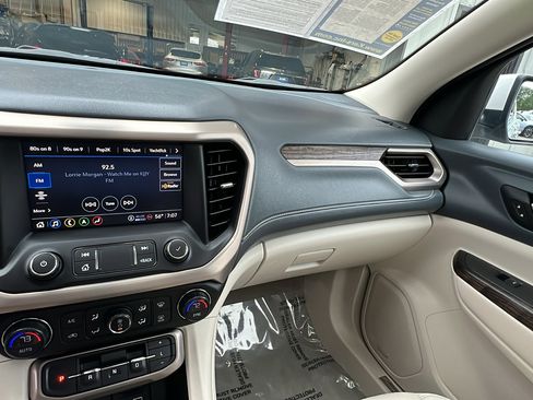 Used 2021 GMC Acadia Denali w/ Denali Ultimate Package AWD/4WD image 13