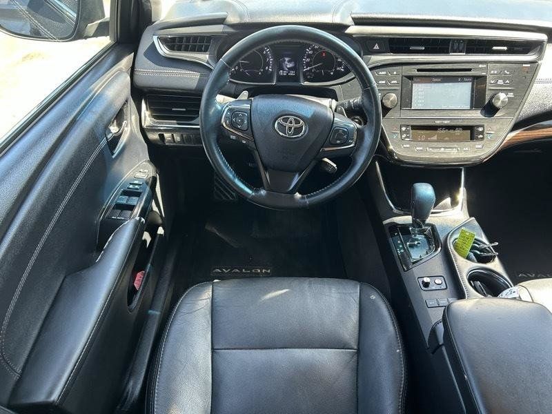 Used 2015 Toyota Avalon XLE w/ Preferred Accessory Package FWD image 8