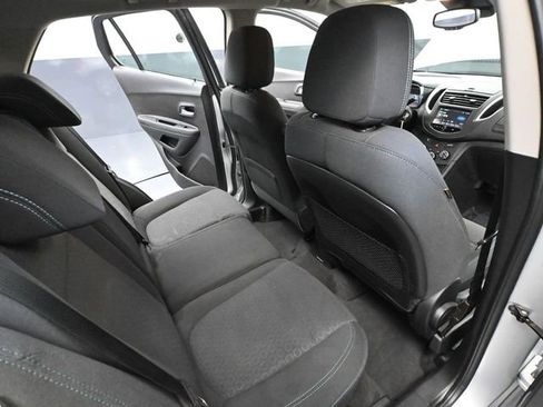 Used 2016 Chevrolet Trax LS image 34