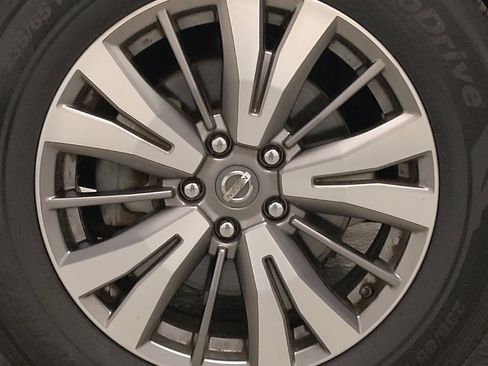 Used 2018 Nissan Pathfinder S AWD/4WD image 31