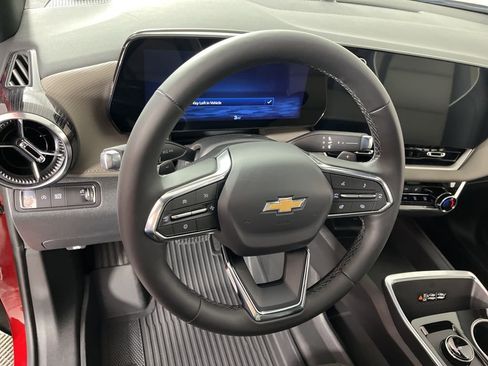 New 2026 Chevrolet Equinox LT w/ Convenience Package II FWD image 24