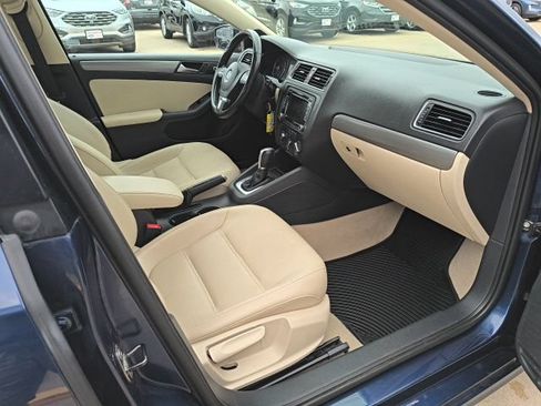 Used 2013 Volkswagen Jetta TDI FWD image 21
