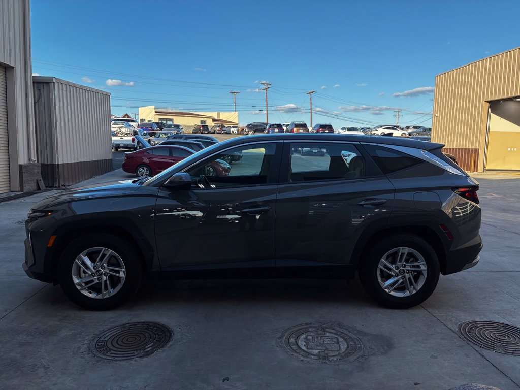 Used 2026 Hyundai Tucson SE FWD image 2