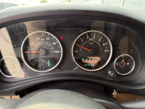 Used 2012 Jeep Wrangler Rubicon w/ PWR Convenience Group image 18