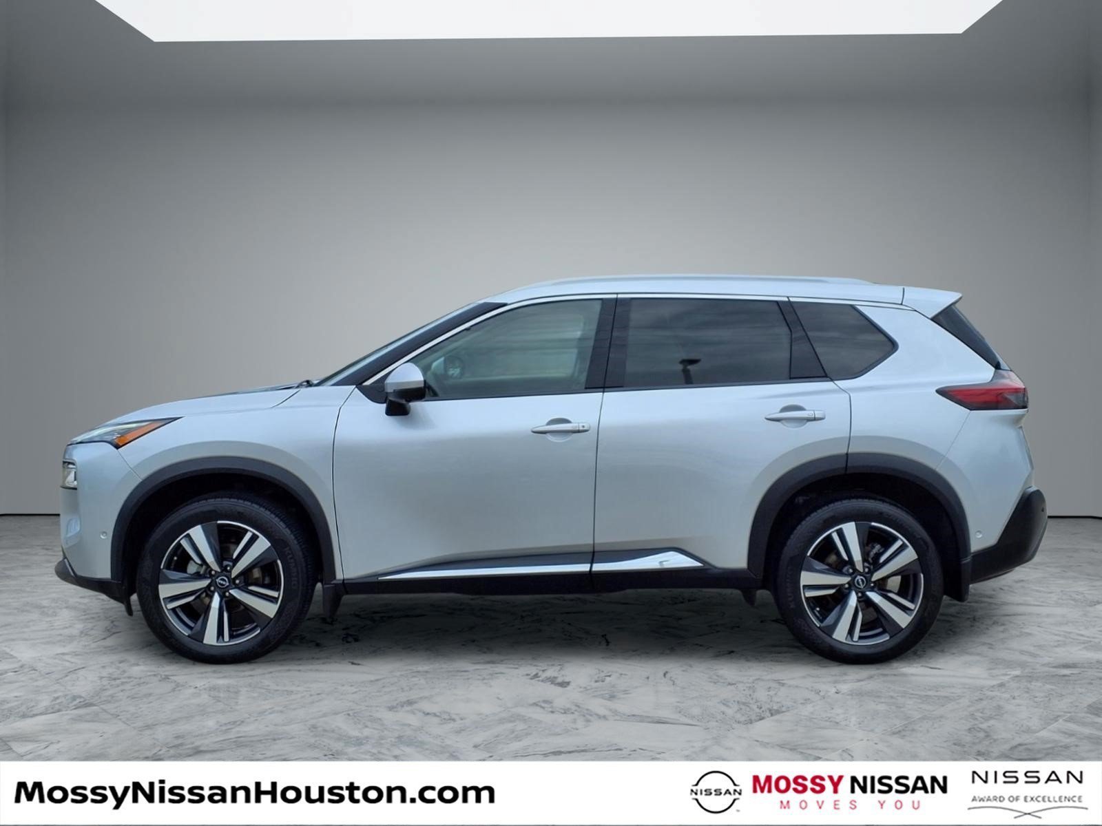 Certified 2022 Nissan Rogue SL w/ SL Premium Package FWD image 5