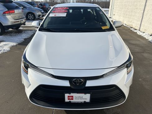 Certified 2025 Toyota Corolla LE image 2