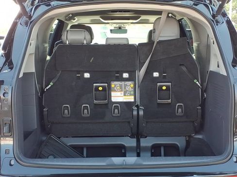 Certified 2022 Toyota Sienna Limited AWD/4WD image 8