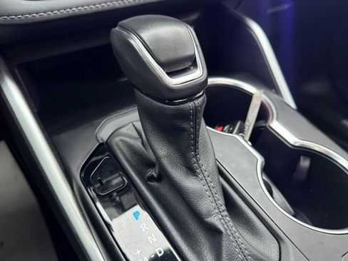 Used 2024 Toyota Highlander XLE image 26