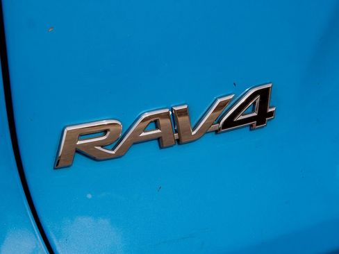 Used 2019 Toyota RAV4 XLE Premium image 42