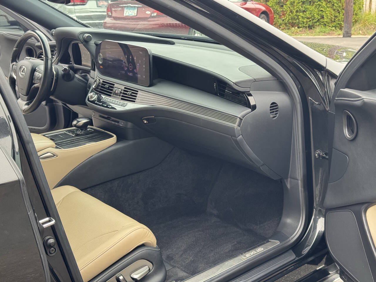 Used 2021 Lexus LS 500 AWD w/ Accessory Package (Z1) image 26