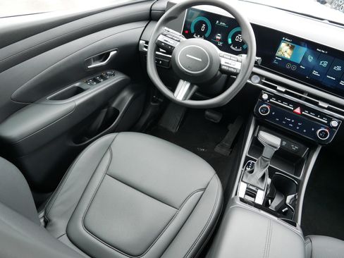 Certified 2025 Hyundai Santa Cruz SEL image 9