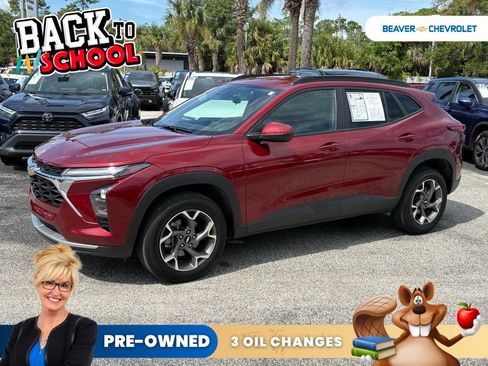 Used 2025 Chevrolet Trax LT FWD image 1