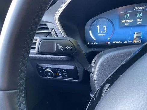 Used 2025 Ford Escape Platinum AWD/4WD image 24