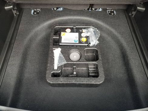 Certified 2024 Jeep Compass Limited AWD/4WD image 16