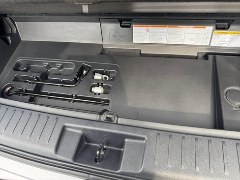 Used 2020 Toyota Highlander LE w/ Protection Package #3 AWD/4WD image 17