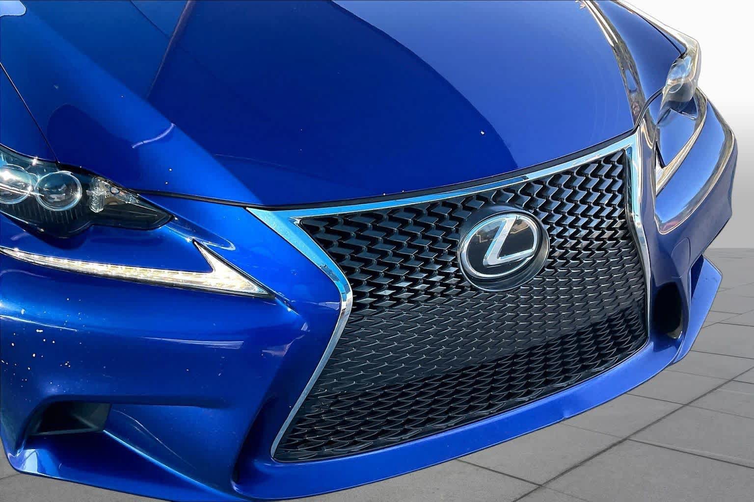 Used 2016 Lexus IS 200t RWD image 31