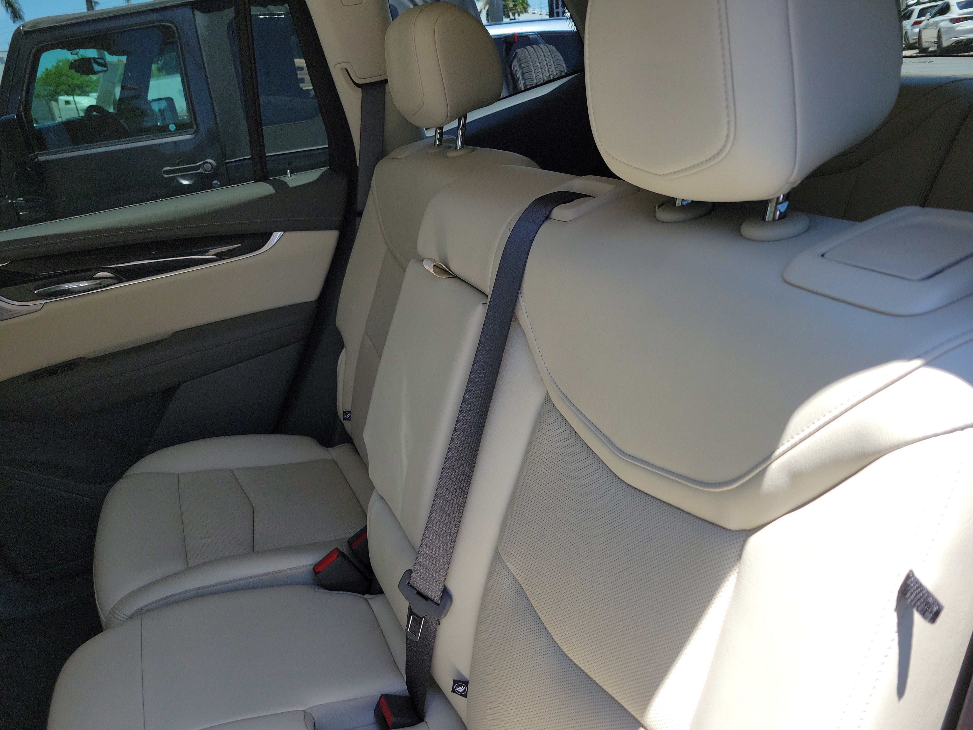 Used 2023 Cadillac XT6 Premium Luxury w/ Technology Package AWD/4WD image 14