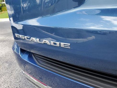 Certified 2025 Cadillac Escalade Premium Luxury image 29