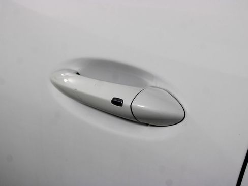 Used 2022 Chevrolet Bolt EUV LT image 35