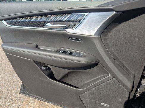 Used 2023 Cadillac XT6 Premium Luxury image 20