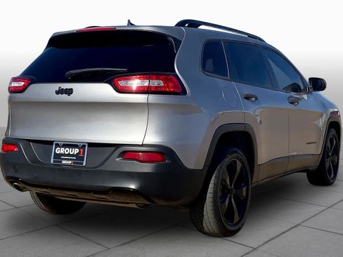 Used 2017 Jeep Cherokee Sport image 12