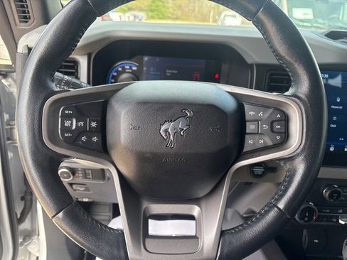 Used 2022 Ford Bronco Badlands image 16