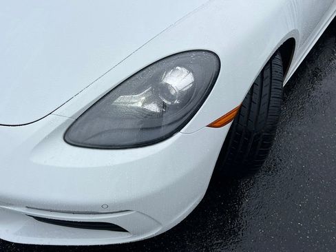 Used 2018 Porsche 718 Cayman RWD image 2