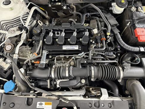 Used 2018 Honda Accord Sport image 28