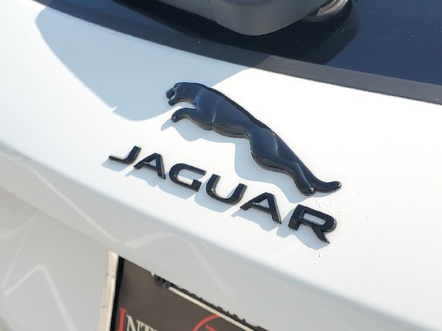 Certified 2026 Jaguar F-PACE R-Dynamic S AWD/4WD image 9