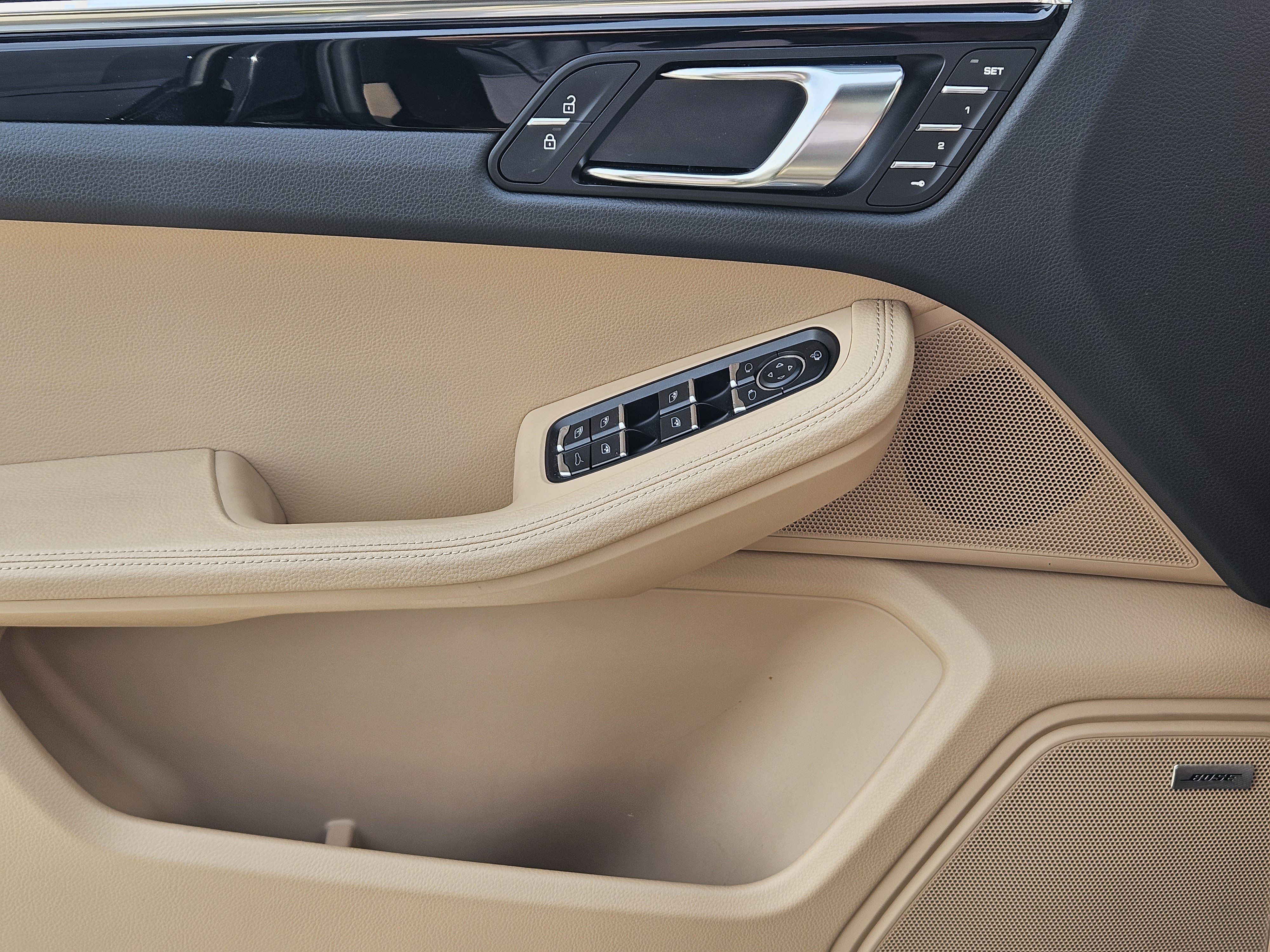 Certified 2026 Porsche Macan AWD/4WD image 22