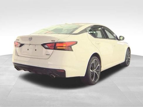 Used 2025 Nissan Altima 2.5 SR AWD/4WD image 7