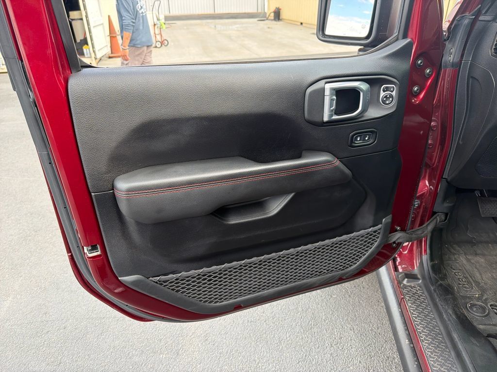 Used 2021 Jeep Wrangler Unlimited Rubicon w/ Dual Top Group AWD/4WD image 14
