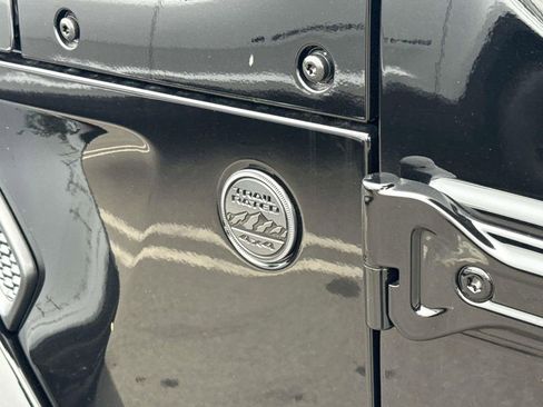 New 2026 Jeep Gladiator Sport image 8