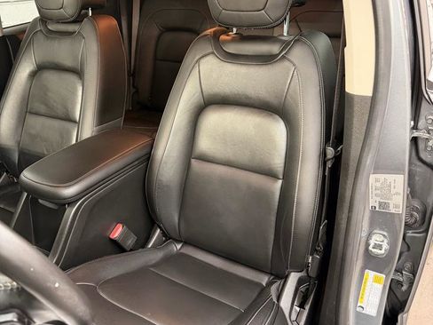 Used 2022 Chevrolet Colorado LT w/ Luxury Package image 17