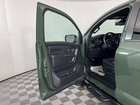 Used 2024 Nissan Titan SV w/ SV Bronze Edition Package image 17