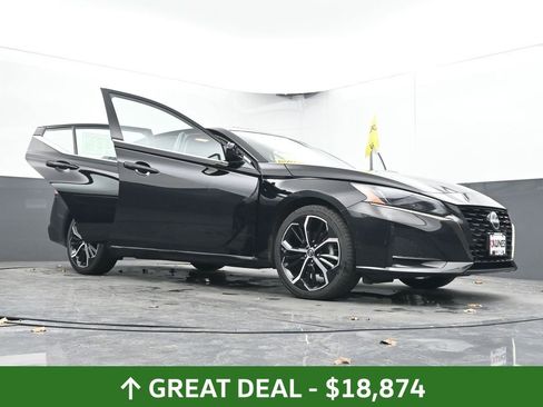 Used 2024 Nissan Altima 2.5 SR FWD image 71