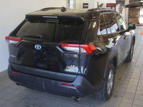 Used 2023 Toyota RAV4 LE AWD/4WD image 13