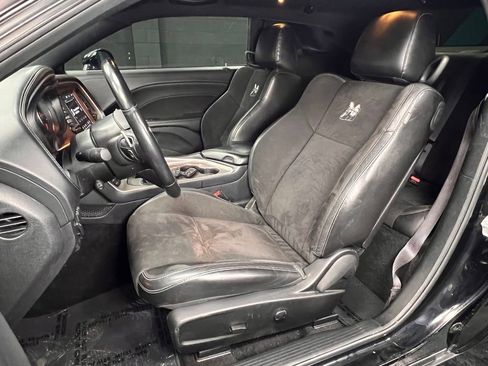 Used 2022 Dodge Challenger R/T Scat Pack RWD image 4