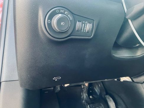 Used 2023 Jeep Compass Latitude AWD/4WD image 17