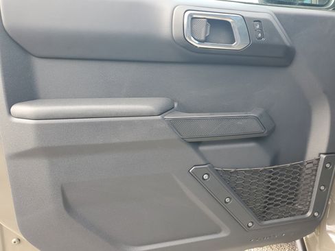 New 2025 Ford Bronco Badlands image 13