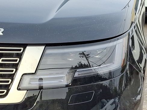 New 2026 Land Rover Range Rover SE image 7